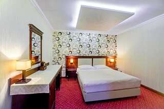 Отель Hotel Zajazd Polonez Tuczempy Двухместный номер Делюкс с 1 кроватью-1