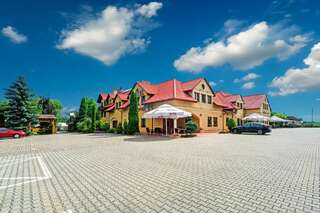 Отель Hotel Zajazd Polonez Tuczempy-5